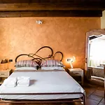 Ca' Baetti L'antico Borgo Bed & Breakfast Roncola