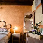 Ca' Baetti L'antico Borgo 4*