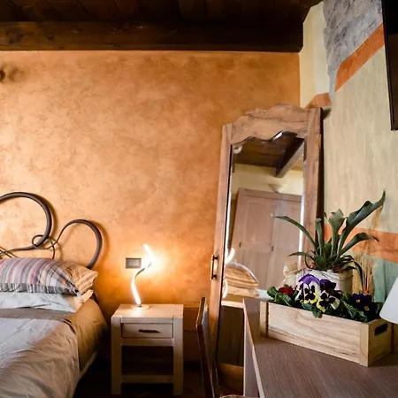 Ca' Baetti L'antico Borgo 4*
