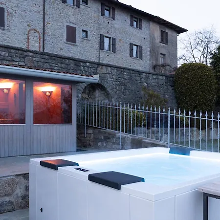 Ca' Baetti L'antico Borgo Bed & Breakfast Roncola