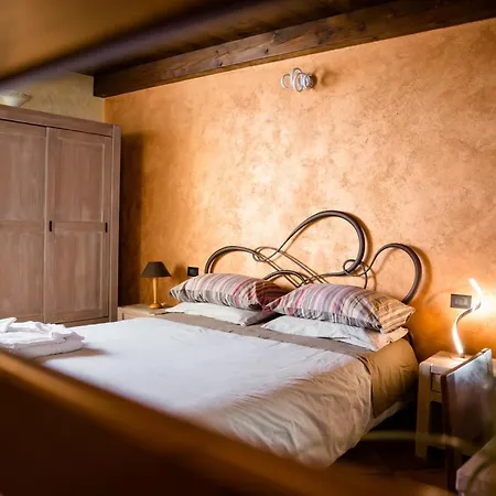 Bed & Breakfast Ca' Baetti L'antico Borgo Roncola