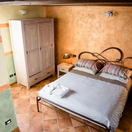 Oda ve Kahvaltı Ca' Baetti L'antico Borgo Roncola