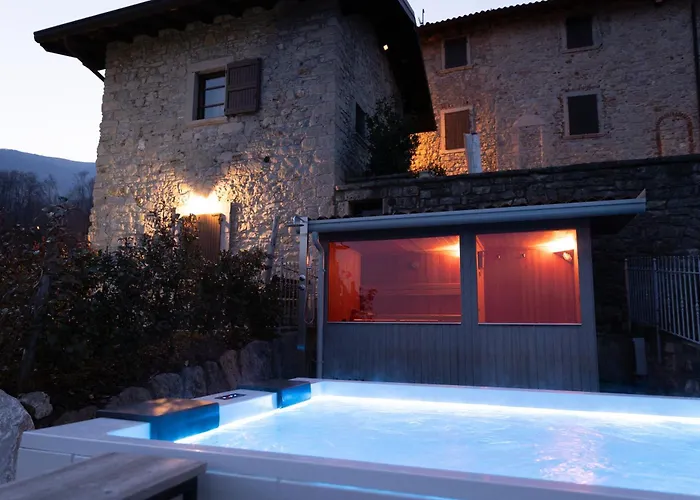 Ca' Baetti L'antico Borgo Roncola