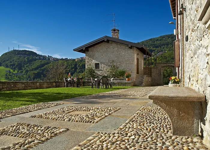 Ca' Baetti L'antico Borgo 4* Roncola